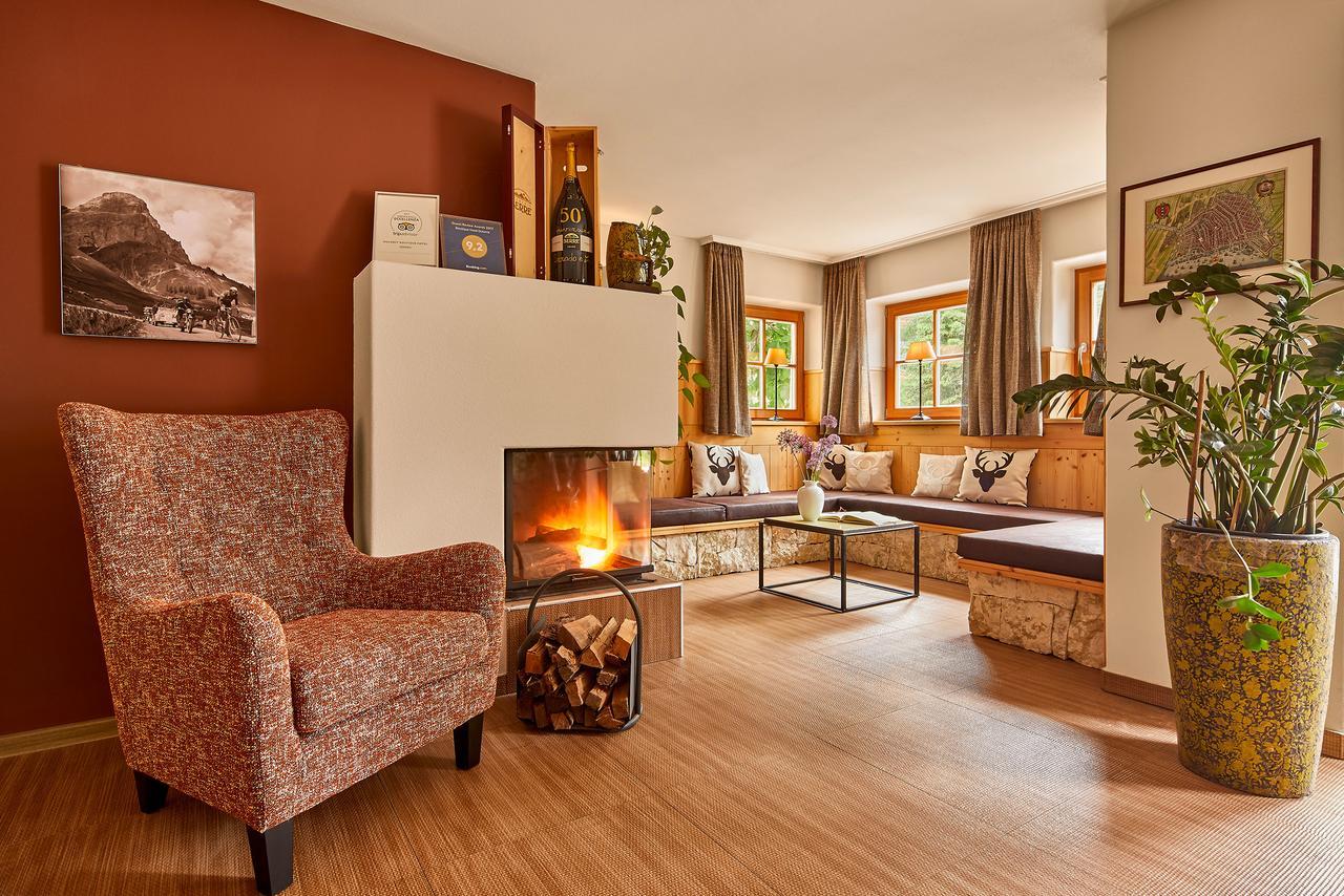 Dolomit Boutique Hotel Ла Вилла Экстерьер фото